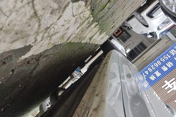 Used Roewe i5 2019 1.5L Manual 4G Connected Langyue Edition Right Side Sill