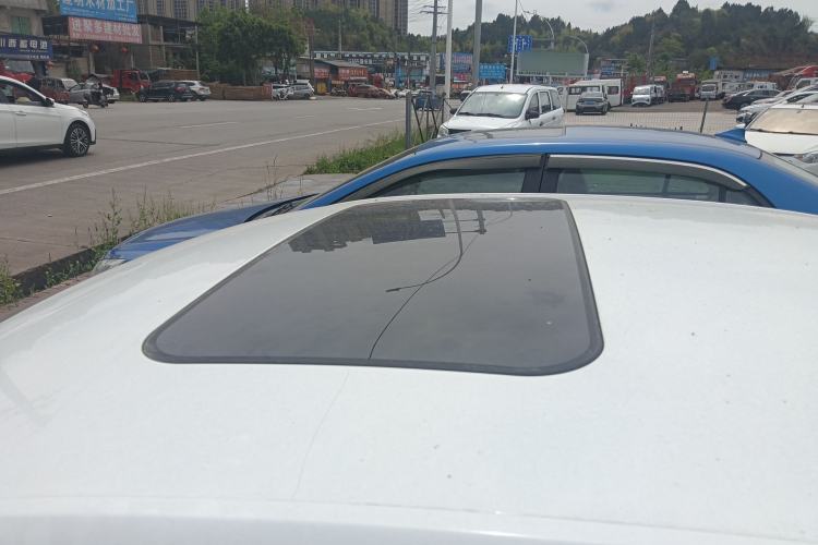 Used Roewe i5 2019 1.5L Manual 4G Connectable Langhao Edition Roof