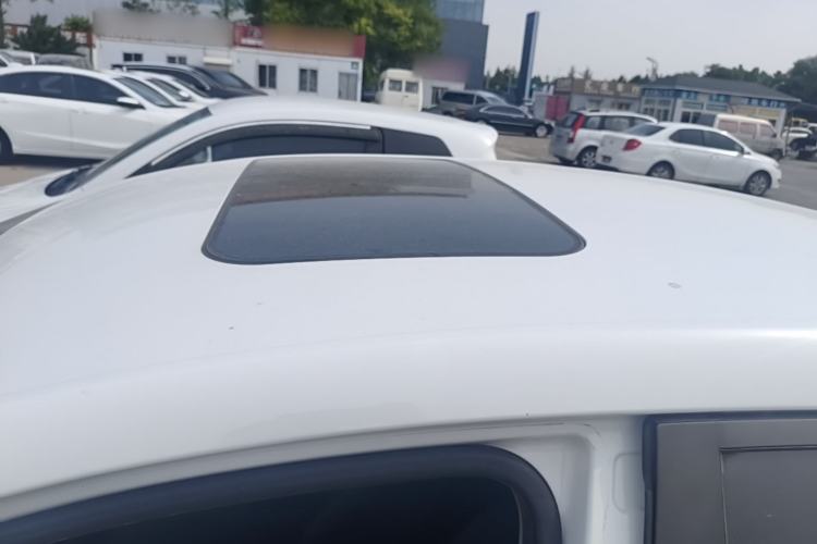 Used Roewe i5 2019 1.5L Automatic 4G Connected Langyue Edition Roof