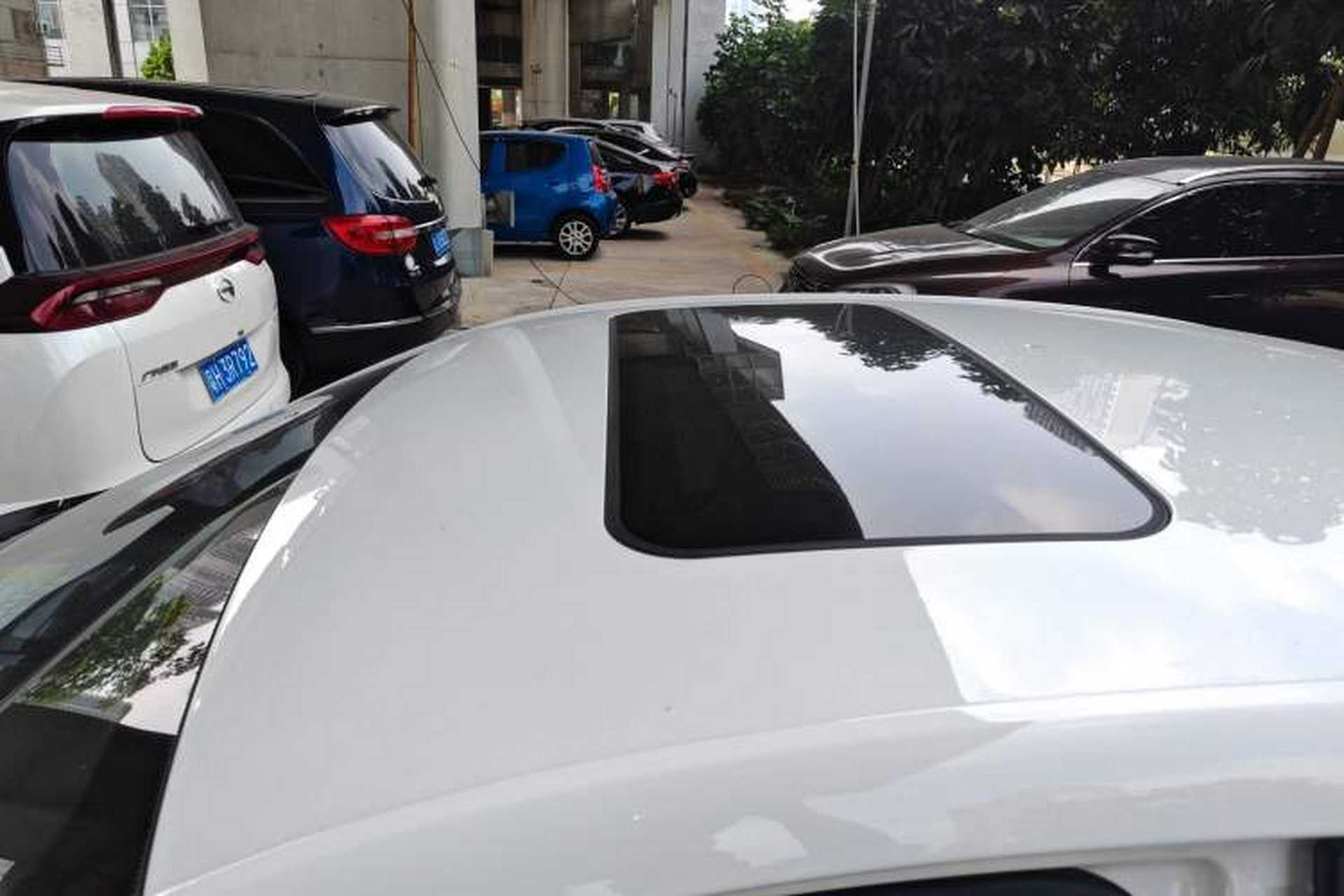 Used Roewe i5 2019 1.5L Manual 4G Connect Leehao Flagship Edition Roof