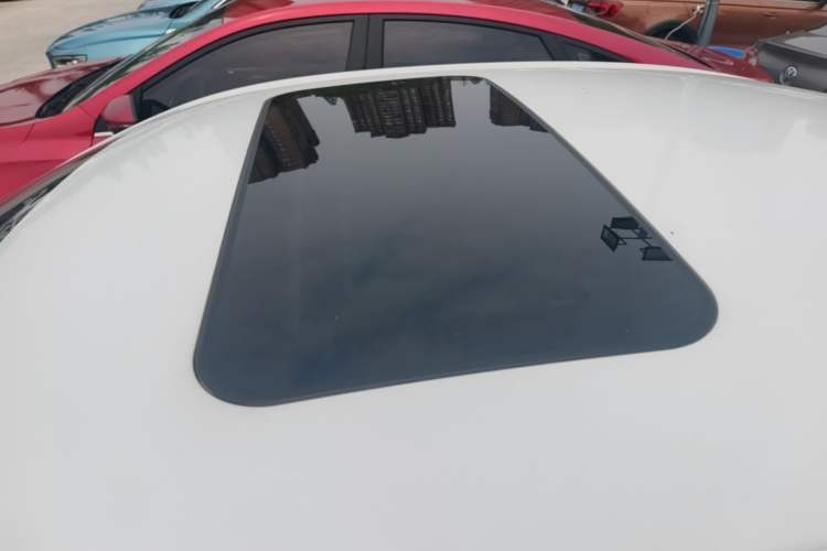 Used Roewe i5 2019 1.5L Automatic 4G Connected Linghao Flagship Edition Roof