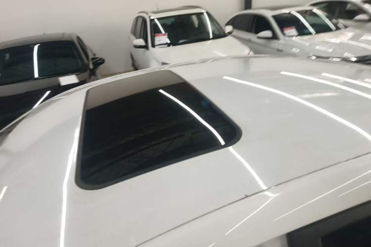 Used Roewe i5 2019 1.5L Automatic 4G Connected Linghao Edition Roof