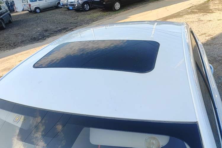 Used Roewe i5 2019 1.5L Automatic 4G Connected Langhao Edition Roof