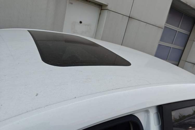 Used Roewe i5 2019 1.5L Manual 4G Connect Leehao Flagship Edition Roof
