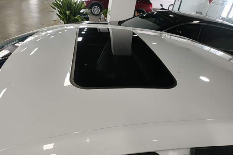 Used Roewe i5 2019 1.5L Automatic 4G Connected Langhao Edition Roof