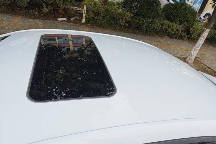 Used Roewe i5 2019 1.5L Manual 4G Connectable Langhao Edition Roof