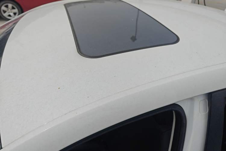 Used Roewe i5 2019 1.5L Automatic 4G Connected Linghao Flagship Edition Roof