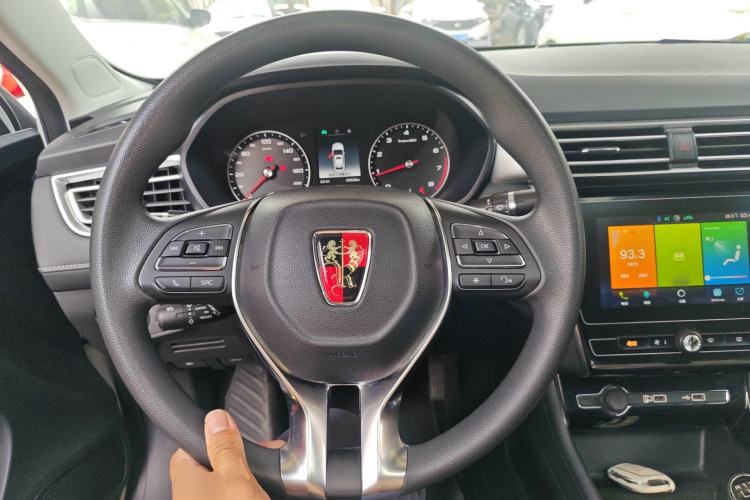 Used Roewe i5 2019 1.5L Manual 4G Connect Leehao Flagship Edition Steering Wheel