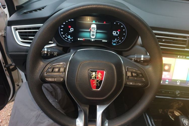Used Roewe i5 2019 20T Automatic 4G Connected Supercharged Flagship Edition Steering Wheel