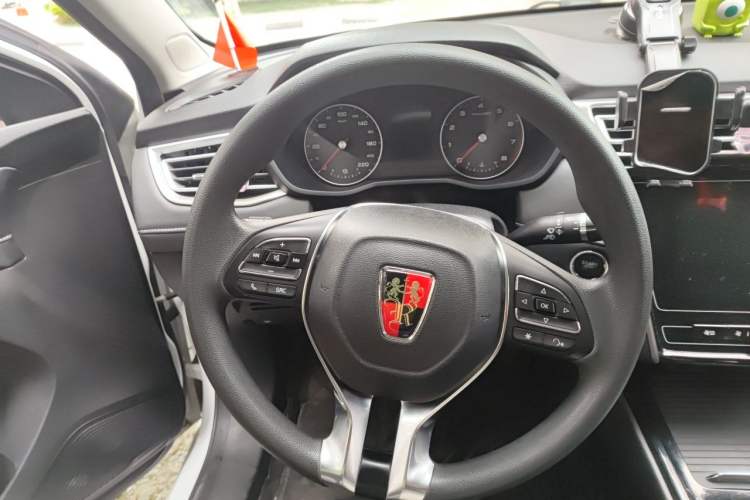 Used Roewe i5 2019 1.5L Automatic 4G Connected Langyue Edition Steering Wheel