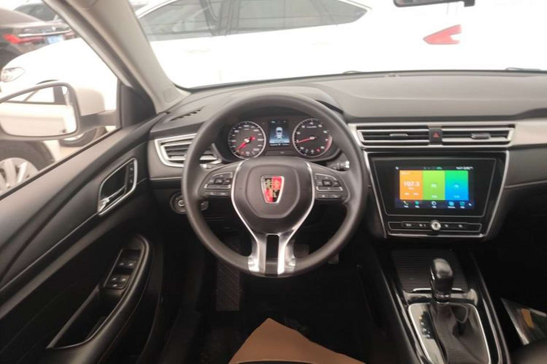 Used Roewe i5 2019 1.5L Automatic 4G Connected Linghao Edition Steering Wheel