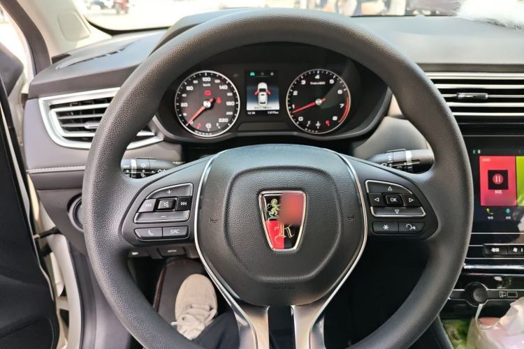 Used Roewe i5 2019 1.5L Manual 4G Connect Leehao Flagship Edition Steering Wheel