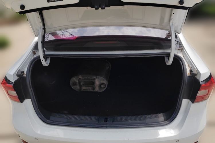 Used Roewe i5 2019 1.5L Automatic 4G Connected Linghao Edition Trunk