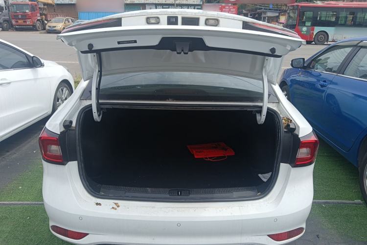 Used Roewe i5 2019 1.5L Manual 4G Connectable Langhao Edition Trunk