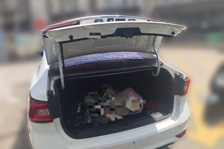 Used Roewe i5 2019 1.5L Automatic 4G Connected Langyue Edition Trunk