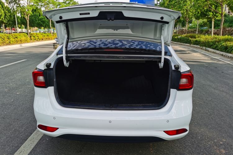 Used Roewe i5 2019 1.5L Automatic 4G Connected Linghao Edition Trunk
