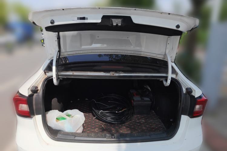 Used Roewe i5 2019 1.5L Automatic 4G Connected Linghao Edition Trunk