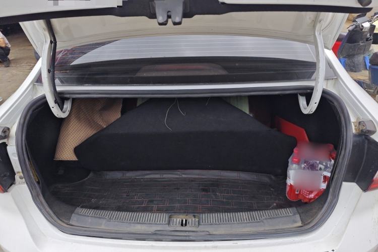 Used Roewe i5 2019 1.5L Automatic 4G Connected Langyue Edition Trunk