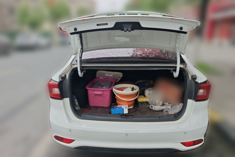 Used Roewe i5 2019 1.5L Automatic 4G Connected Langhao Edition Trunk