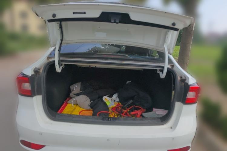 Used Roewe i5 2019 1.5L Manual 4G Connected Langyue Edition Trunk