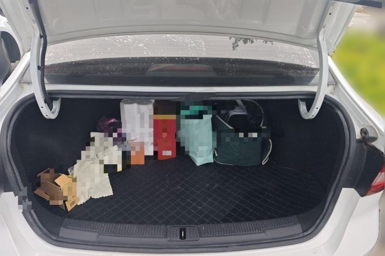 Used Roewe i5 2019 1.5L Automatic 4G Connected Linghao Flagship Edition Trunk