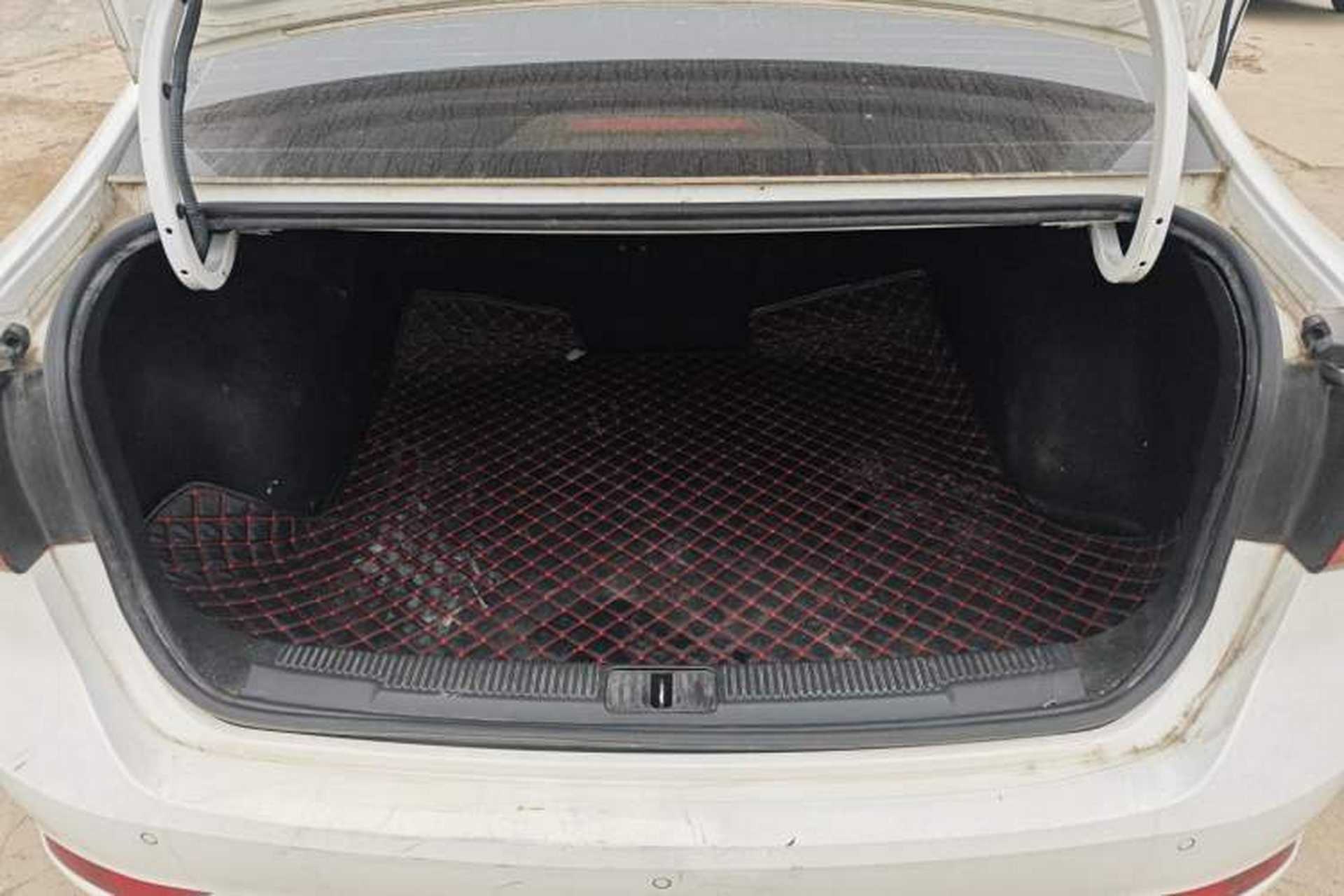 Used Roewe i5 2019 1.5L Automatic 4G Connected Langzhen Edition Trunk