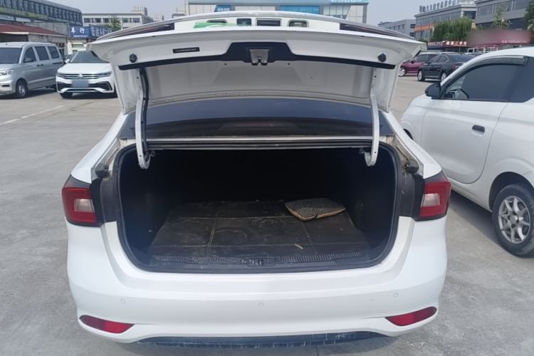 Used Roewe i5 2019 1.5L Automatic 4G Connected Langyue Edition Trunk