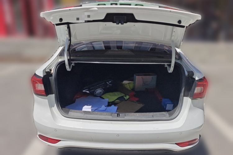 Used Roewe i5 2019 20T Automatic 4G Connected Supercharged Flagship Edition Trunk