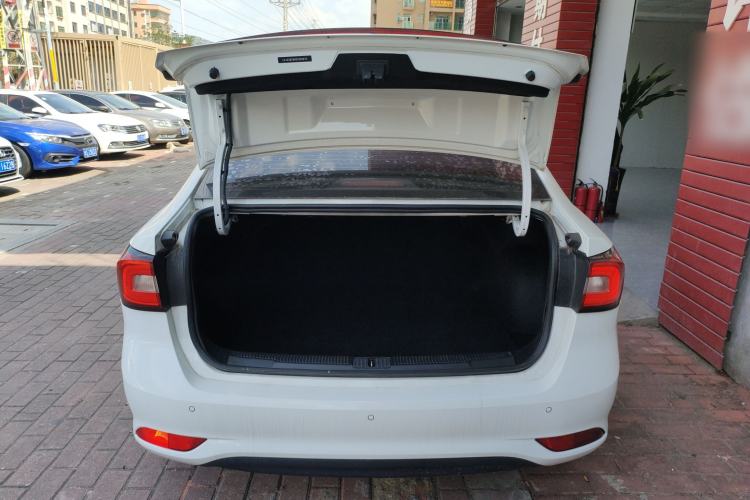 Used Roewe i5 2019 20T Automatic 4G Connect Luxury Flagship Edition Trunk