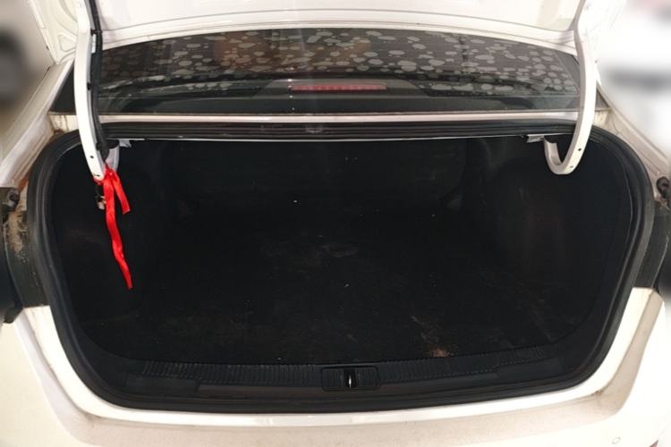 Used Roewe i5 2019 20T Automatic 4G Connected Supercharged Flagship Edition Trunk