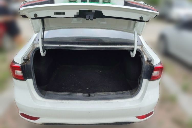 Used Roewe i5 2019 1.5L Manual 4G Connected Langyue Edition Trunk