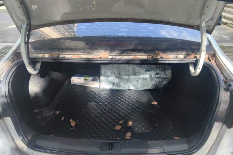 Used Roewe i5 2019 1.5L Automatic 4G Connected Langhao Edition Trunk