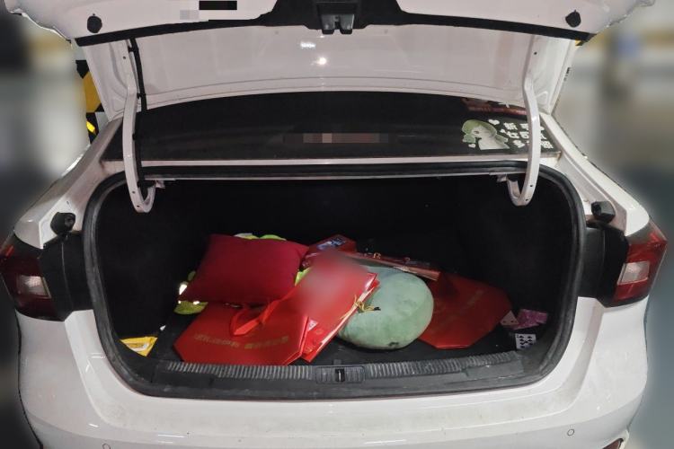 Used Roewe i5 2019 1.5L Manual 4G Connect Leehao Flagship Edition Trunk