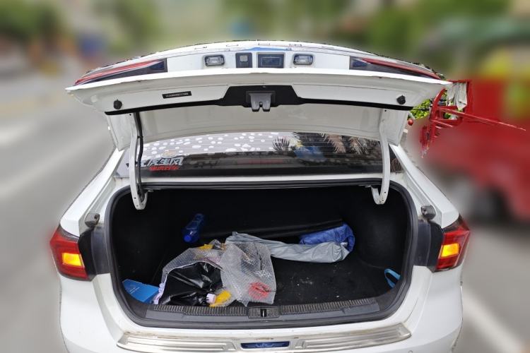 Used Roewe i5 2019 1.5L Automatic 4G Connected Linghao Edition Trunk