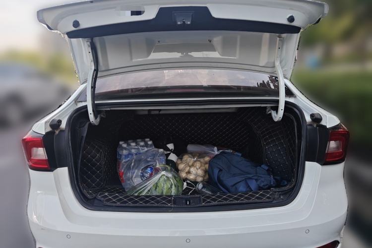 Used Roewe i5 2019 1.5L Automatic 4G Connected Langhao Edition Trunk