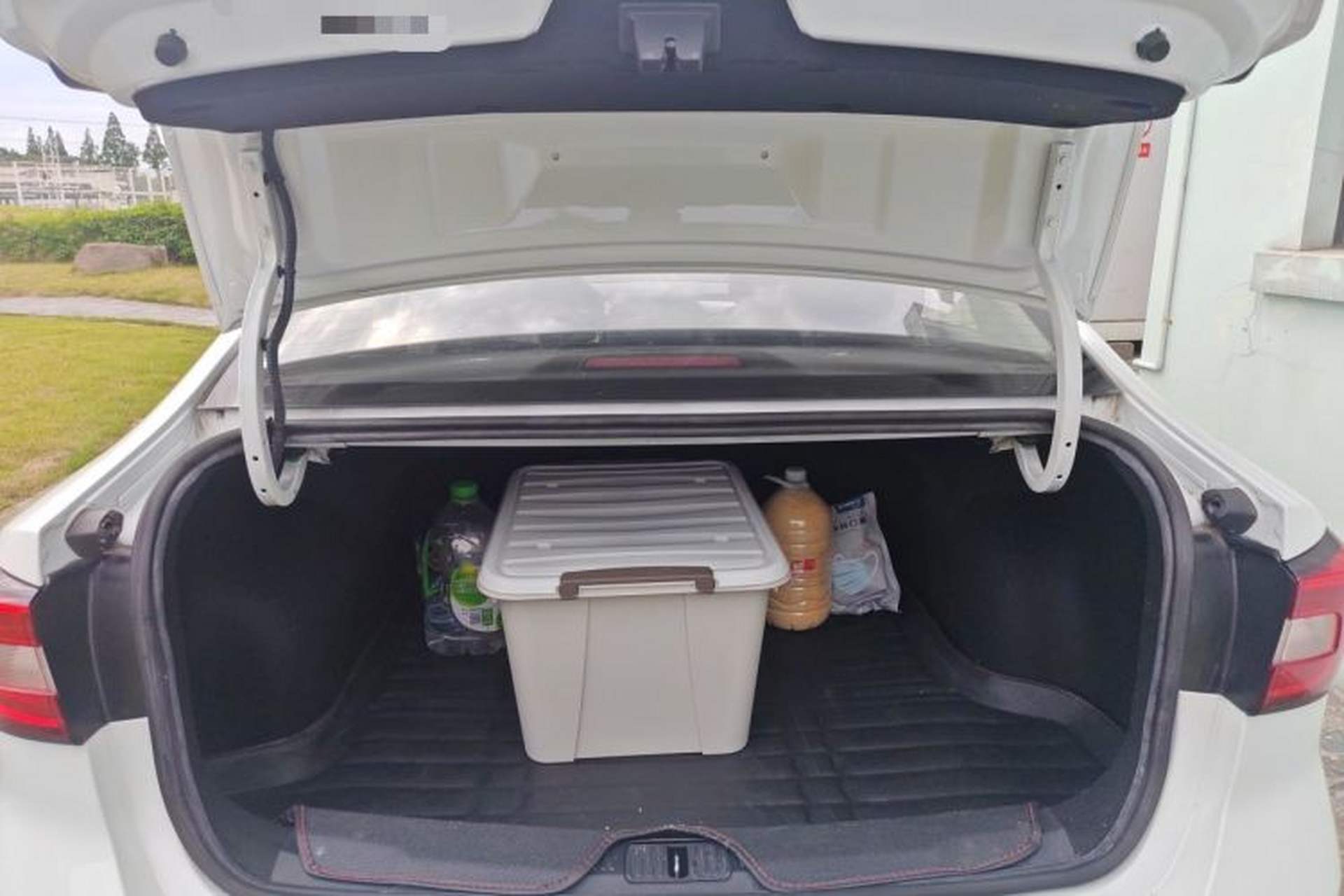 Used Roewe i5 2019 1.5L Automatic 4G Connected Langhao Edition Trunk