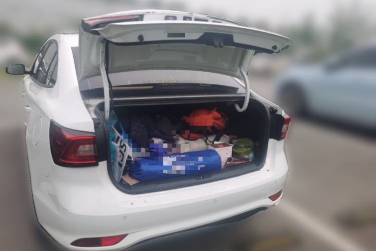 Used Roewe i5 2019 1.5L Automatic 4G Connected Langyue Edition Trunk