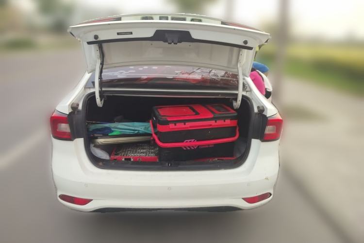 Used Roewe i5 2019 1.5L Manual 4G Connectable Langhao Edition Trunk