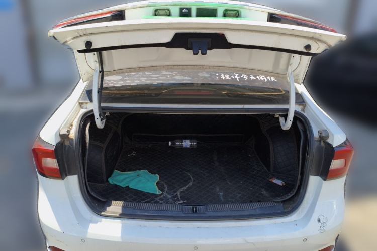 Used Roewe i5 2019 1.5L Automatic 4G Connected Langhao Edition Trunk