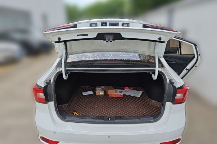 Used Roewe i5 2019 1.5L Manual 4G Connect Leehao Flagship Edition Trunk
