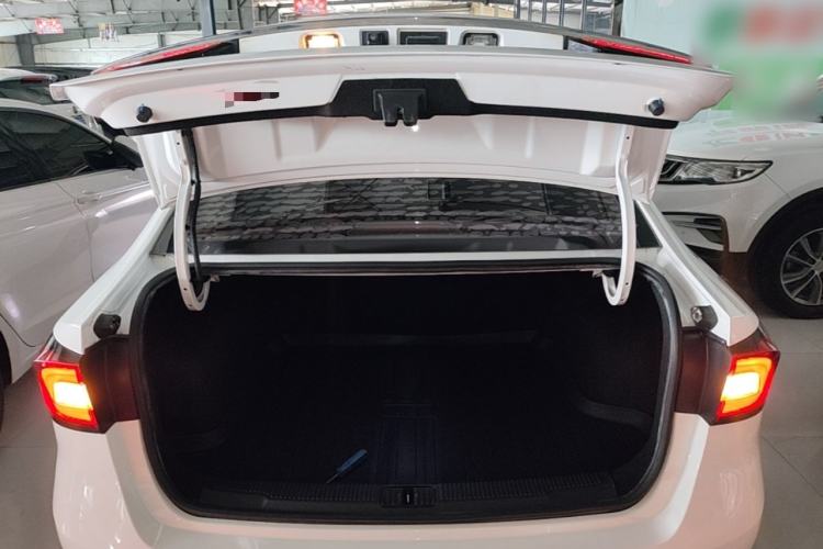 Used Roewe i5 2019 1.5L Automatic 4G Connected Langhao Edition Trunk