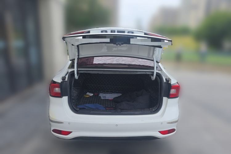 Used Roewe i5 2019 1.5L Automatic 4G Connected Langhao Edition Trunk
