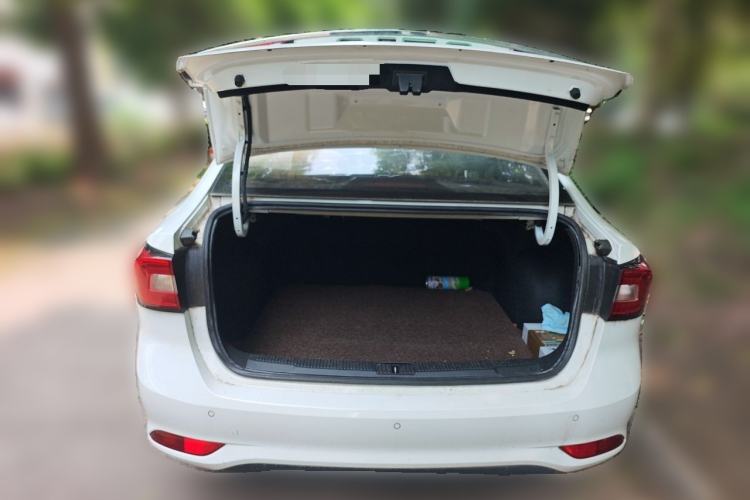 Used Roewe i5 2019 1.5L Automatic 4G Connected Langhao Edition Trunk