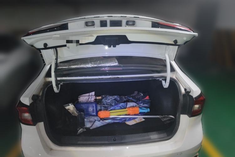 Used Roewe i5 2019 1.5L Automatic 4G Connected Langhao Edition Trunk