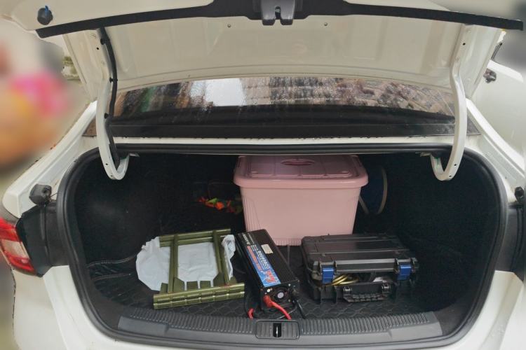 Used Roewe i5 2019 1.5L Manual 4G Connectable Langhao Edition Trunk