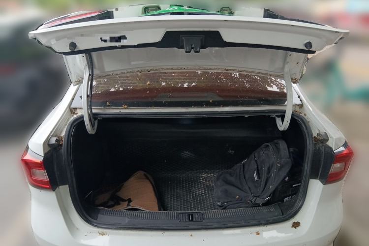 Used Roewe i5 2019 1.5L Manual 4G Connectable Langhao Edition Trunk