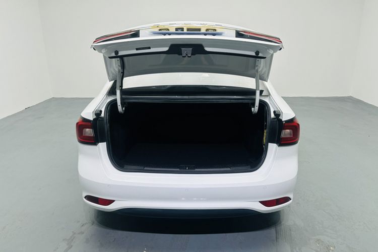 Used Roewe i5 2019 1.5L Manual 4G Connect Luxury Edition Trunk