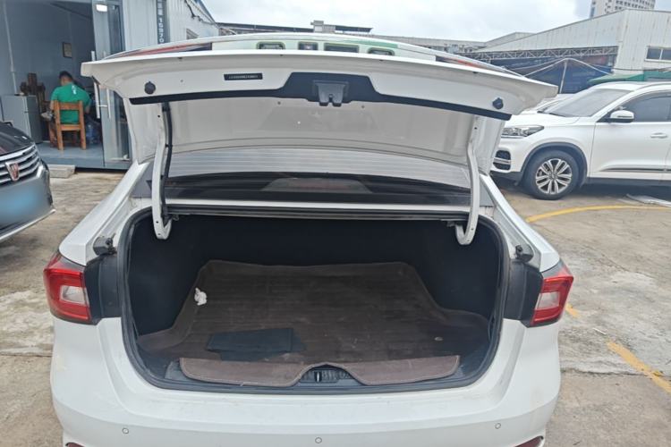 Used Roewe i5 2019 1.5L Automatic 4G Connected Langhao Edition Trunk