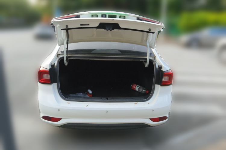 Used Roewe i5 2019 1.5L Manual 4G Connect Leehao Flagship Edition Trunk