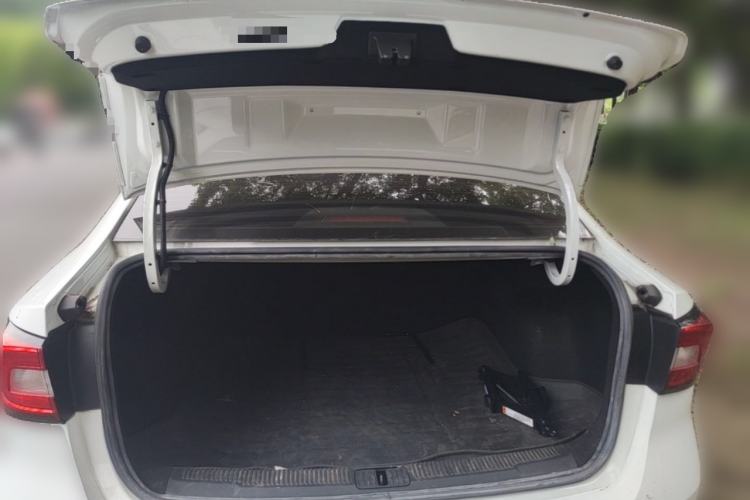 Used Roewe i5 2019 1.5L Automatic 4G Connected Langhao Edition Trunk